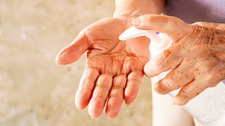 Desinfeção das mãos com álcool-gel