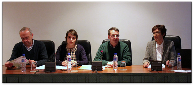 Mesa da conferência com Mário Lopes, Vilma Pereira, António Ribeiro e Doroteia Abraão, da esquerda para a direita