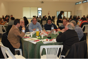 Clientes, técnicos e representantes de entidades parceiras da A2000 em almoço-convívio de Natal