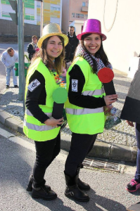 Clientes e técnicos no Desfile de Carnaval da Oficina dos Sorrisos