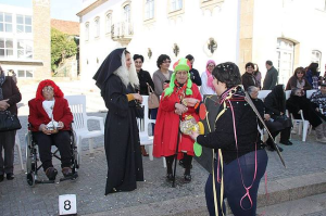 Clientes e técnicos no Desfile de Carnaval da Oficina dos Sorrisos