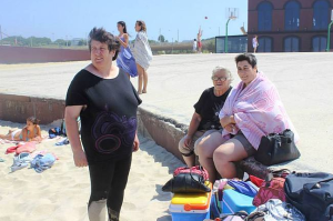 Clientes dos Espaços de Convívio em visita à praia