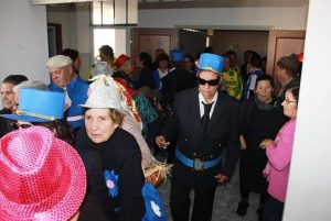 Técnicos e clientes divertem-se na Festa de Carnaval dos Espaços de Convívio