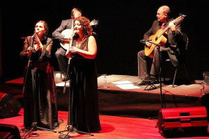 Noite de Fados - Grupo de Fados "Terras de Penaguião" - Atuações musicais em palco