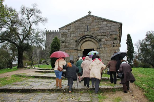 Clientes dos Espaços de Convívio visitam monumentos em Guimarães