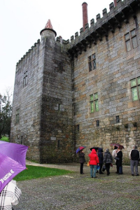 Clientes dos Espaços de Convívio visitam monumentos em Guimarães