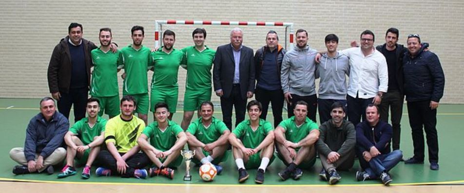 Torneio de Futsal Solidário - Foto de grupo de uma das equipas participantes