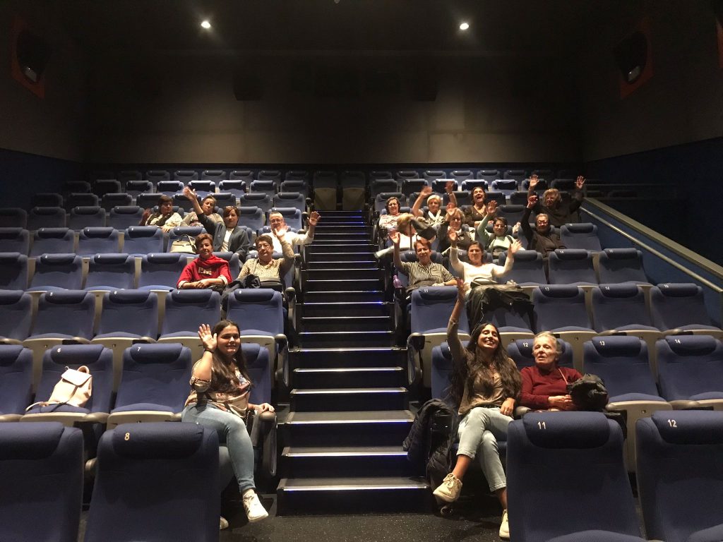 Clientes e técnicos dos Espaços de Convívio no cinema